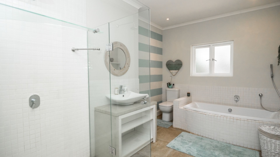 4 Bedroom Property for Sale in The Coves North West